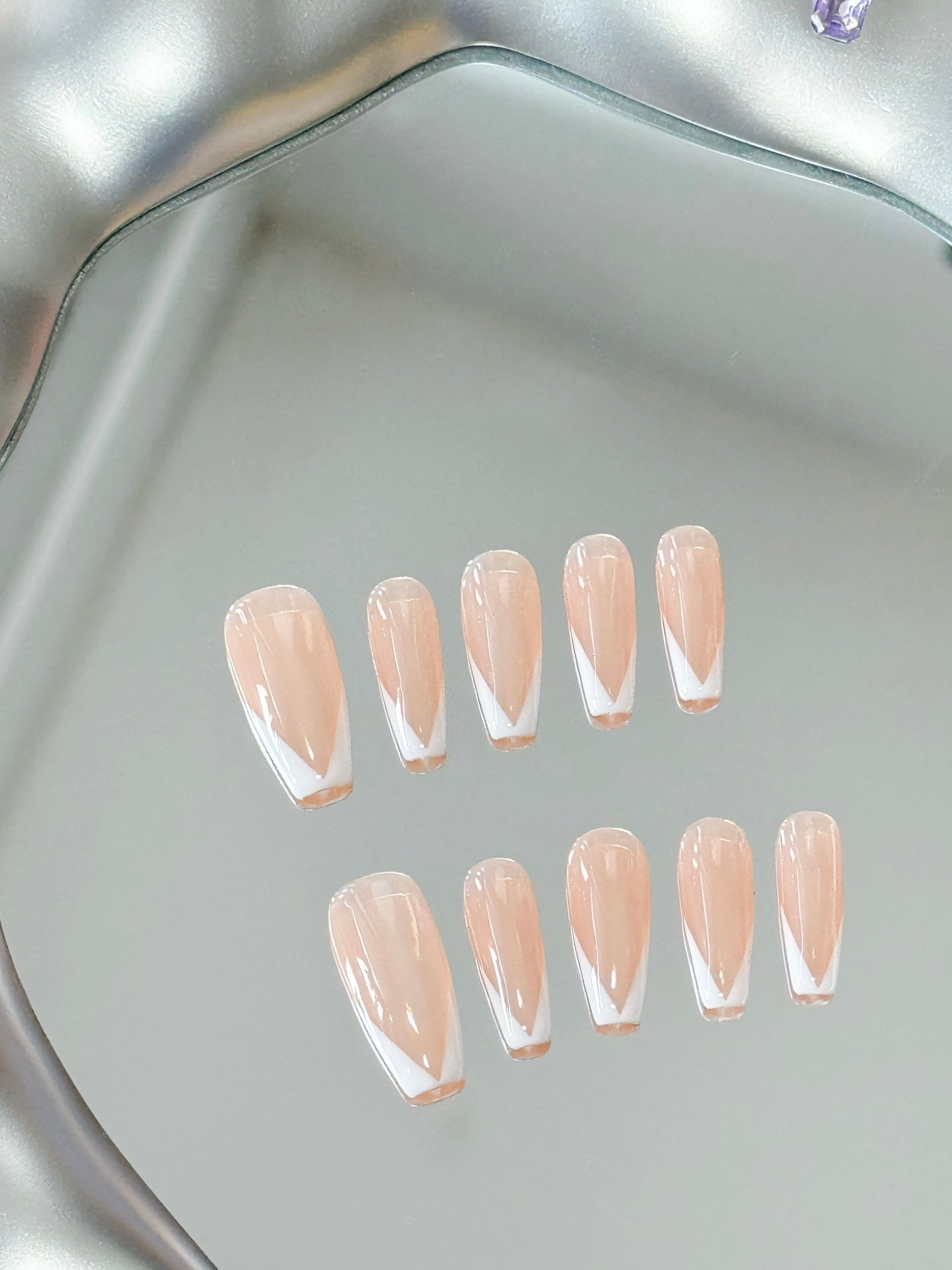 “V” French Style