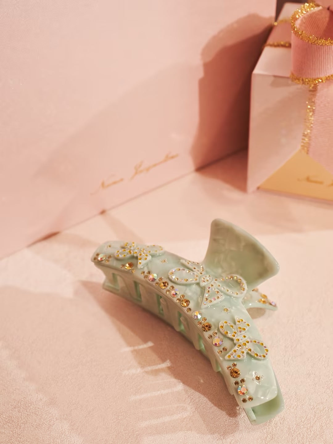 Bella Crystal Claw Clip