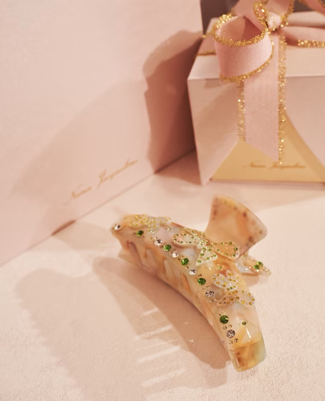 Bella Crystal Claw Clip