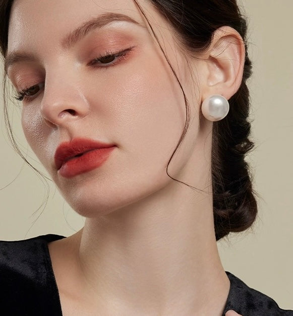 Bread-shaped Pearl Earring
