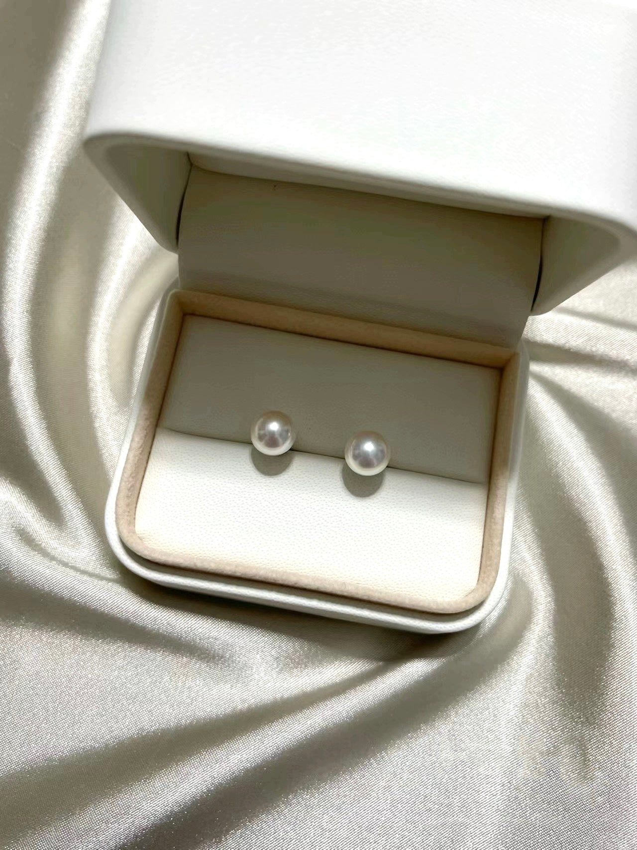White Pearl Earring