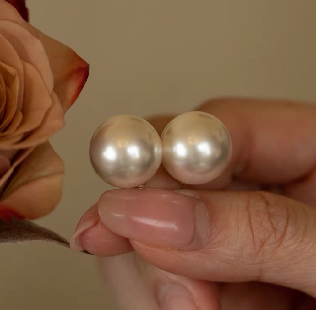 White Pearl Earring